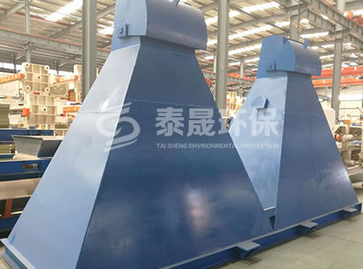 电动自动储泥斗